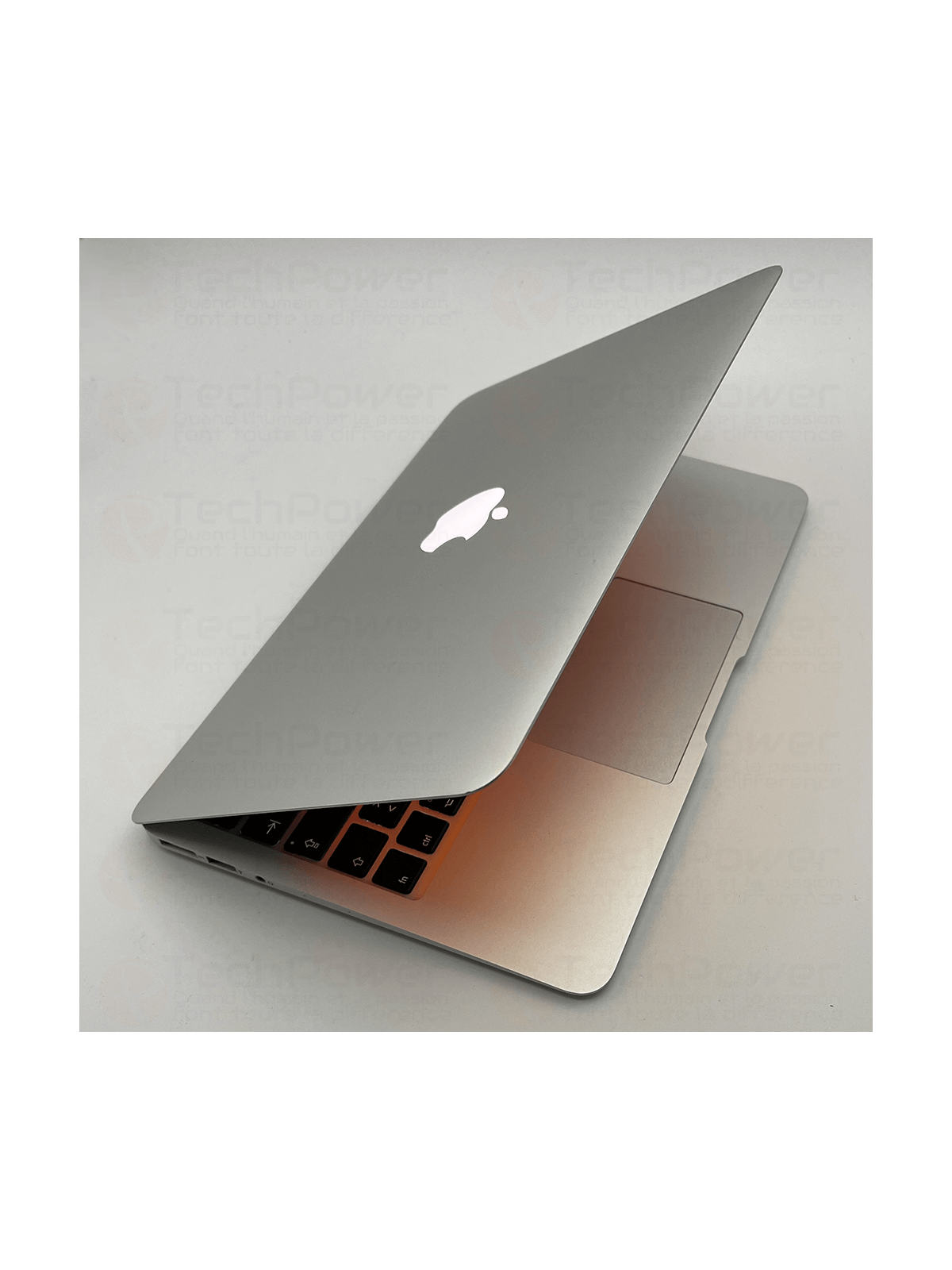 MacBook Air 11" - Légèreté et Performance