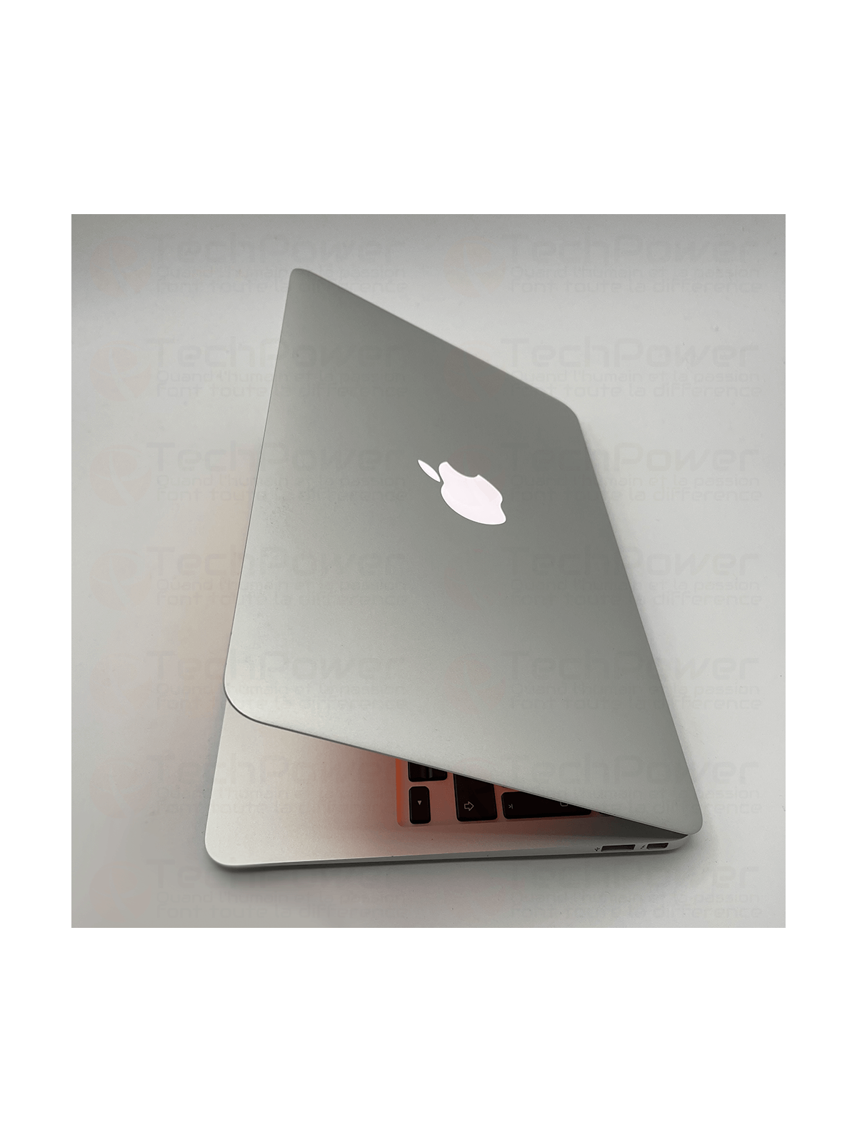 MacBook Air 11" - Légèreté et Performance