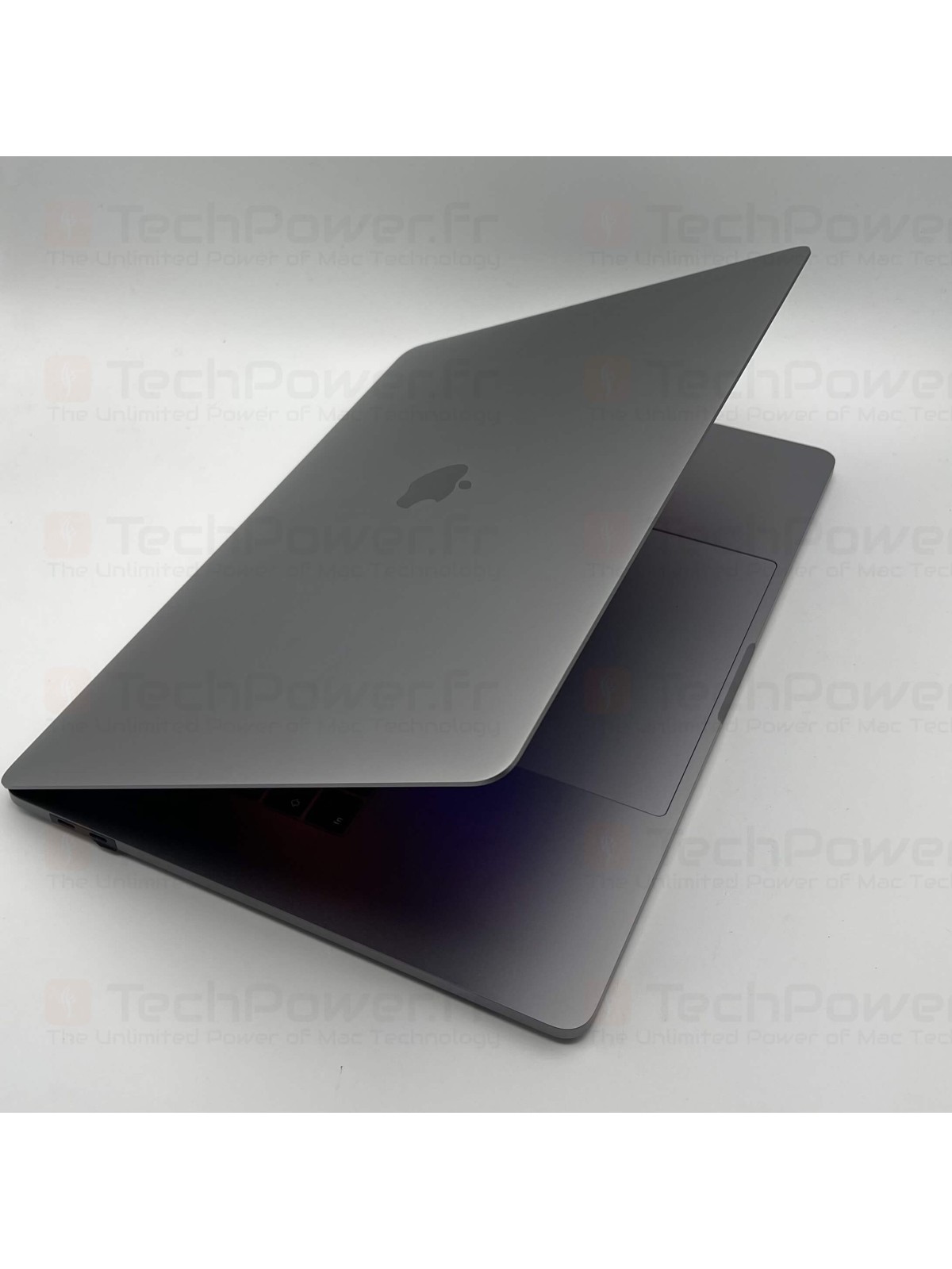 MacBook Pro 15" - Gris sidéral - TouchBar et Touch ID