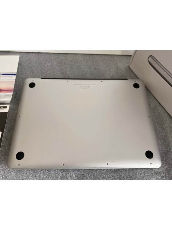 MacBook Pro Retina 13" avec SSD 1To et accessoires